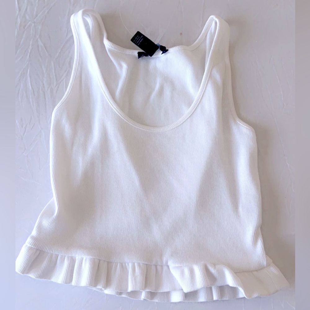 FOREVER 21 WHITE TANK TOP SIZE SMALL- NWT!